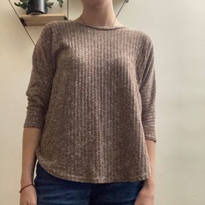 M/L brown and white 3/4 length sleeve shirt